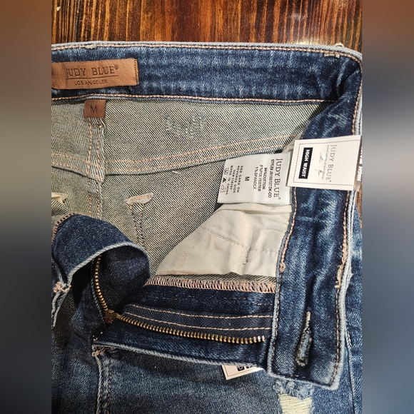 Judy Blue M High Waist Shorts - Picture 2 of 3